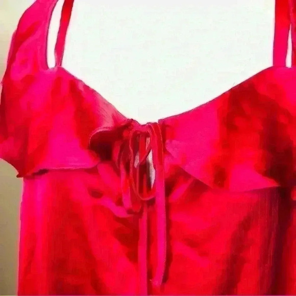 Torrid Cold Shoulder Fuchsia Colored Flutter Sleeve Textured Blouse Size 2 NWT - Picture 5 of 11